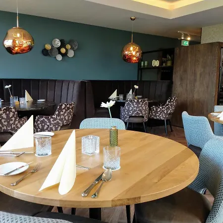 博格达尔酒店 3* 埃彭