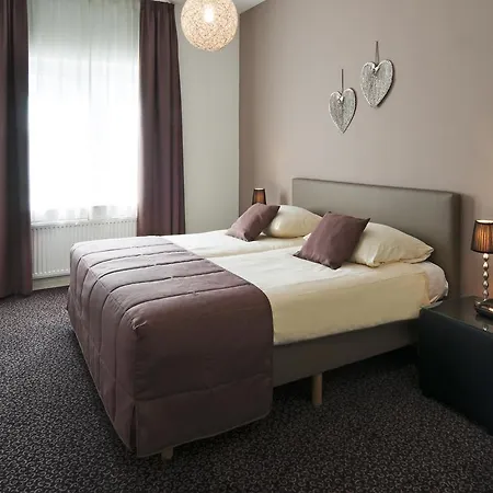 博格达尔酒店 3* 埃彭