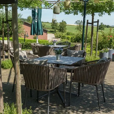 博格达尔酒店 3*