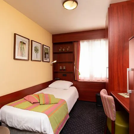 博格达尔酒店 3*